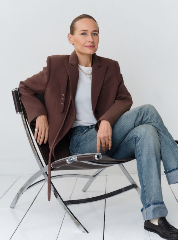 Descriptive alt text